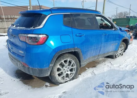 2022 Jeep Compass Latitude Lux 4X4 from USA, damaged, VIN 3C4NJDFB4NT166812